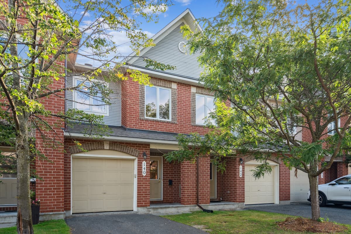 Townhouse (3 bedroom) available at 650 Woodcliffe Private in Ottawa