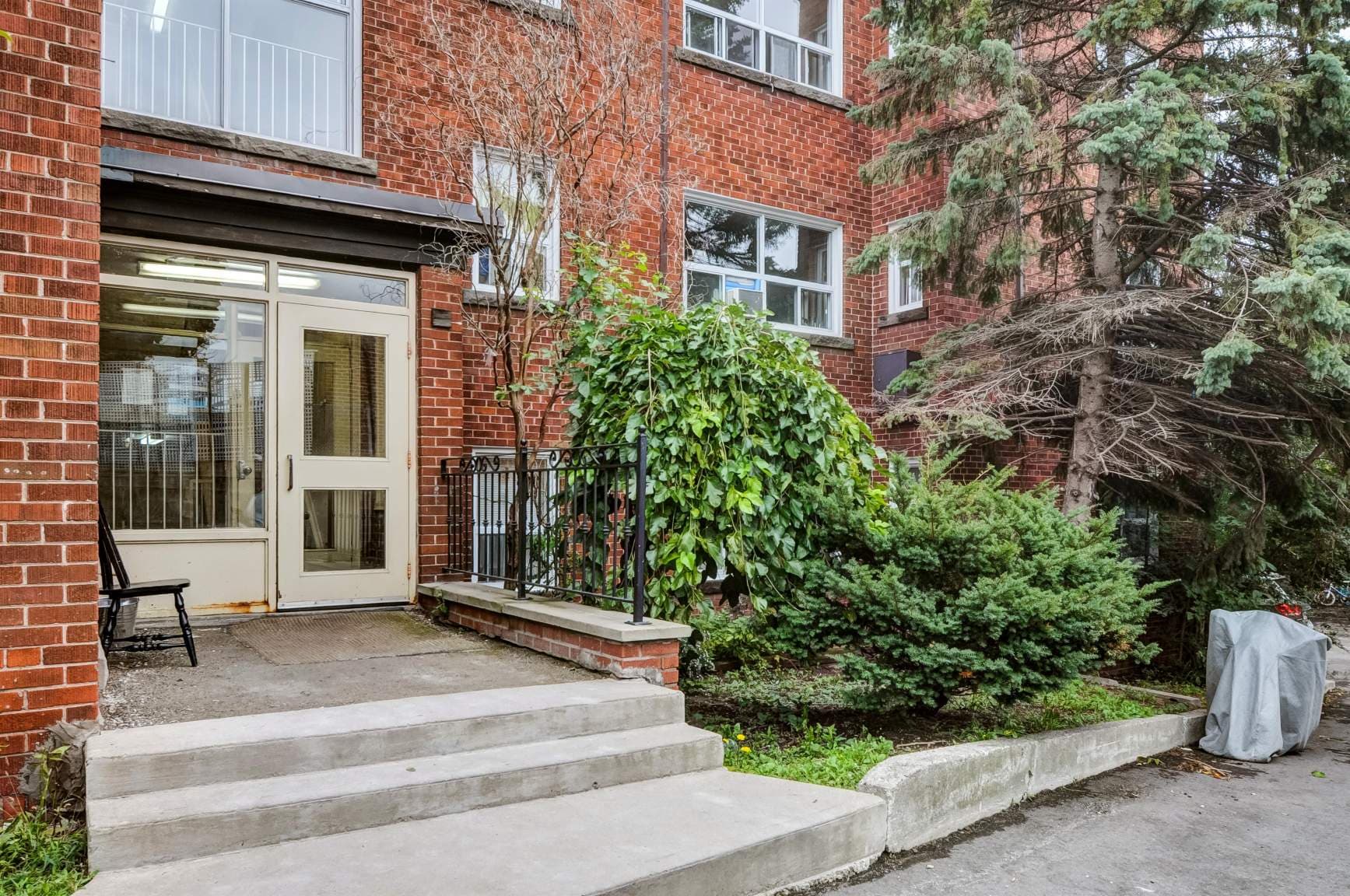 Folcroft Apartments - 2 Bedroom in Toronto