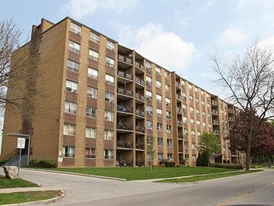 2445 Woodward Ave. Burlington, ON - Victoria Apartments - 2 Bedroom - One Month Free Rent for All Applications* in Burlington