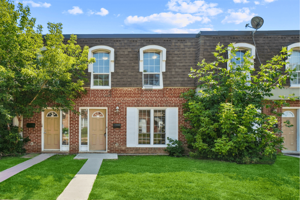 Townhouse (4 bedroom) available at 3455 Havenwood Drive in Mississauga